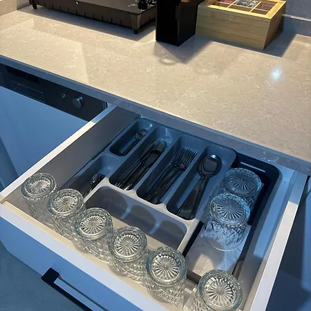 Spacious&scenic Attic In Center